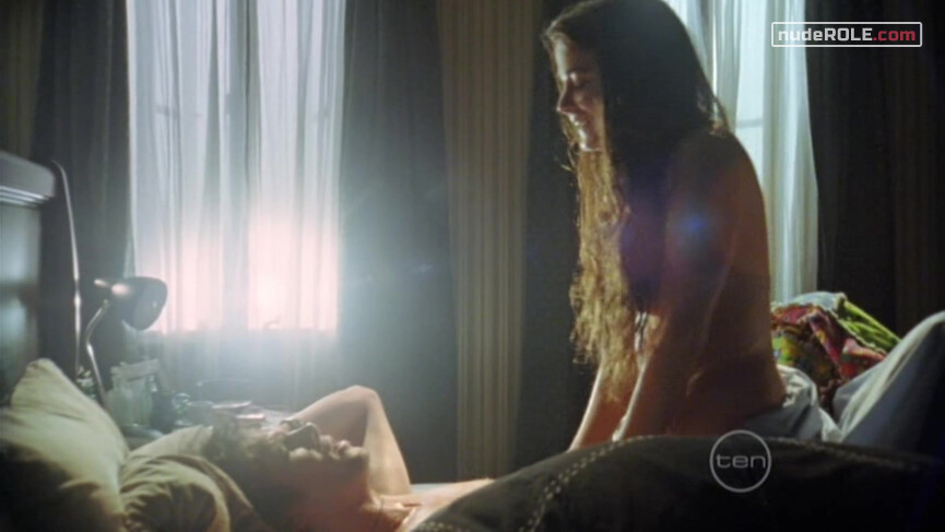 5. Raffa nude – The Cooks s01e13 (2005)