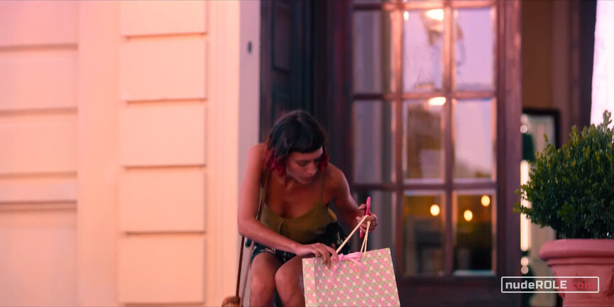 4. Summer66 sexy, Sofia sexy – Summertime s01e05 (2020)