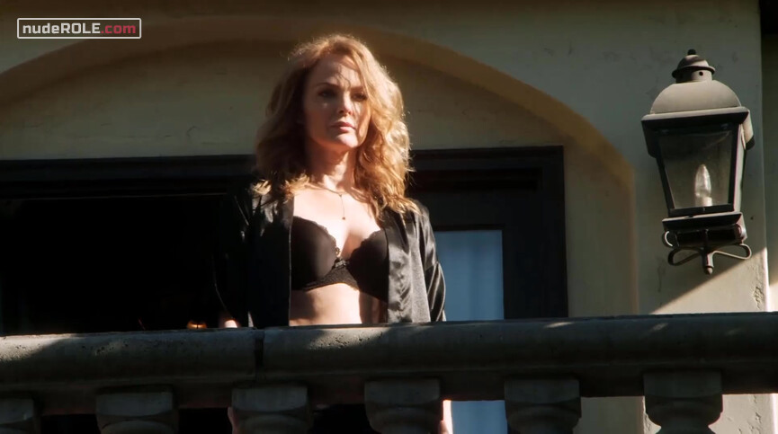 15. Dr. Natalie Barnson sexy, Aubrey Lewis sexy, Vicky Dolan sexy – Evil Doctor (2018)