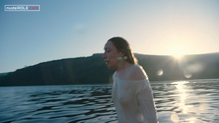 10. Sarah nude , Selah sexy – The Other Lamb (2019)