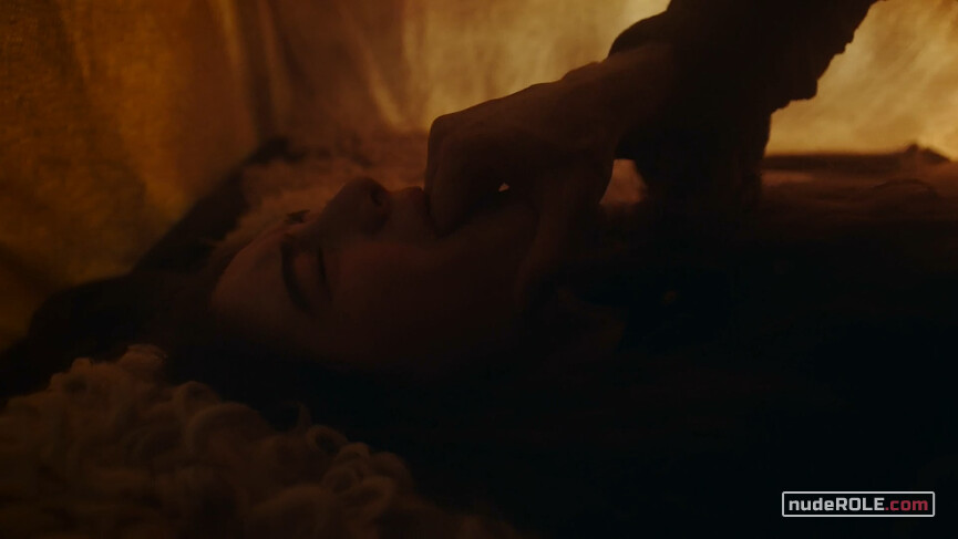 12. Sarah nude , Selah sexy – The Other Lamb (2019)