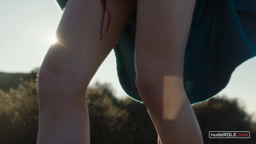 4. Sarah nude , Selah sexy – The Other Lamb (2019)