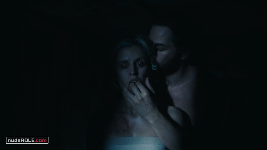 6. Sarah nude , Selah sexy – The Other Lamb (2019)