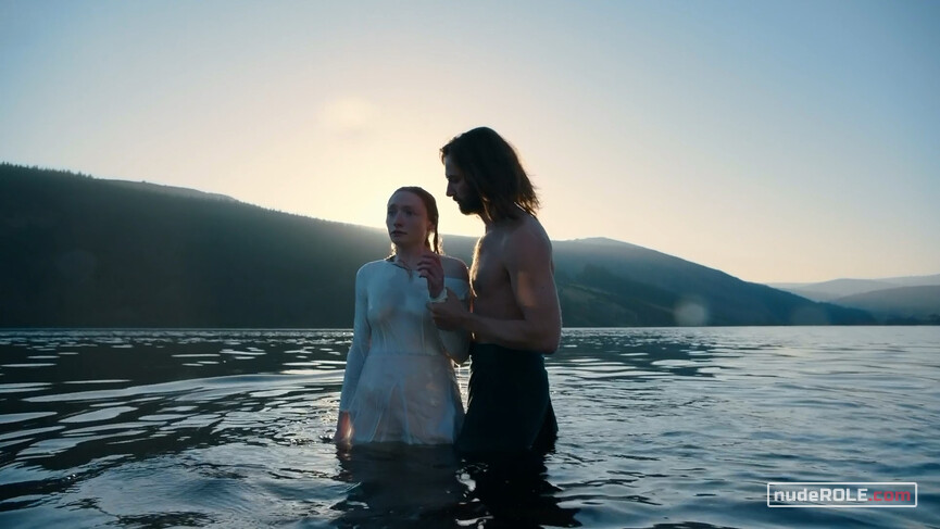 8. Sarah nude , Selah sexy – The Other Lamb (2019)