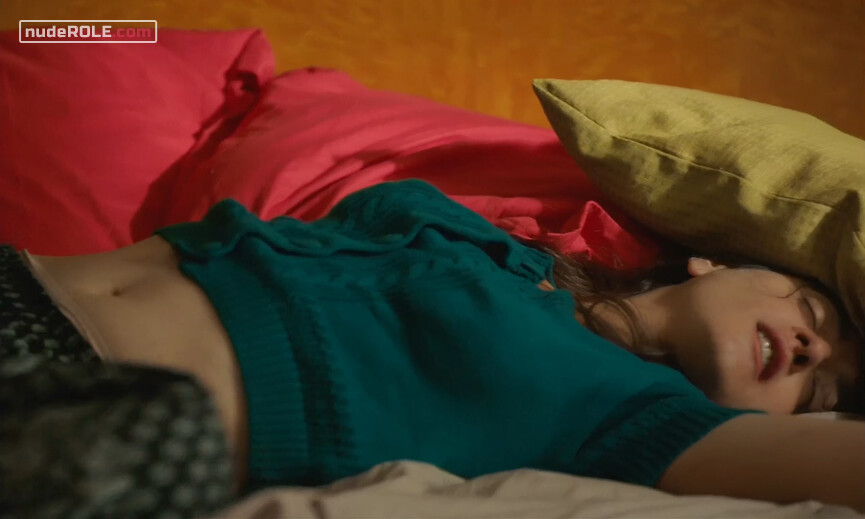 1. Maroussia sexy – Twelve Thousand (2019)