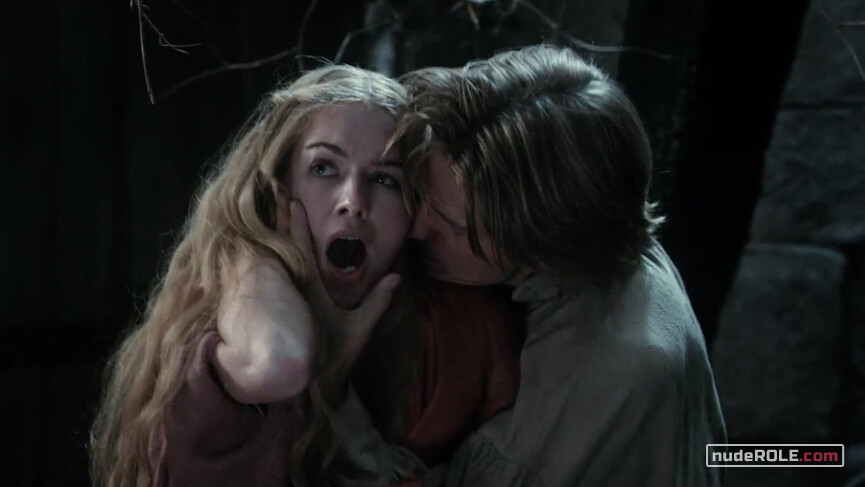 3. Cersei Lannister sexy – Game of Thrones s01e01 (2011)