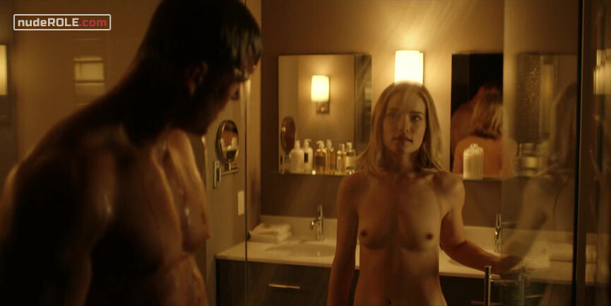 1. Roscoe Conklin nude – Reacher s01e04 (2022)
