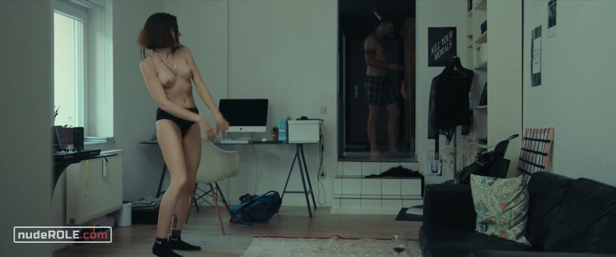 29. Stella nude , Sophia nude , Maria nude – Easy Love (2019)