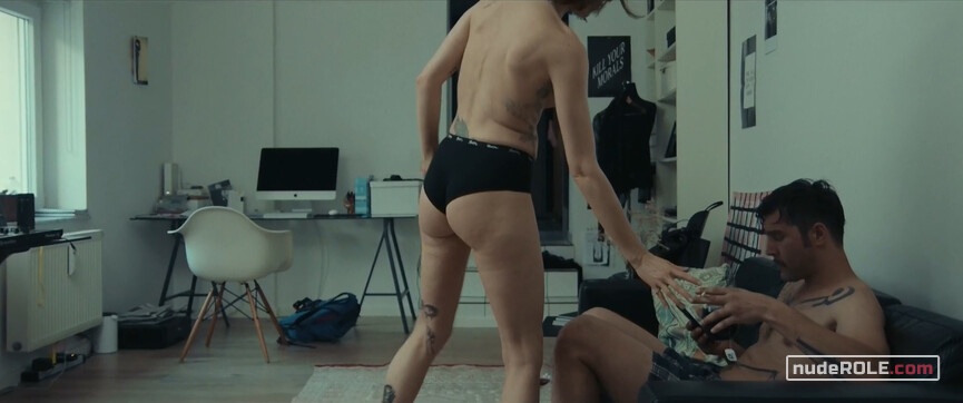 30. Stella nude , Sophia nude , Maria nude – Easy Love (2019)