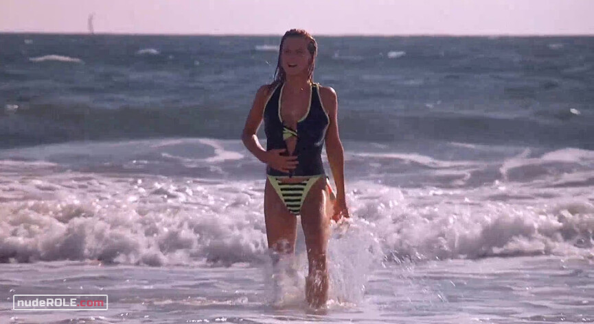 1. Samantha sexy, Kate Jacobs nude – Side Out (1990)