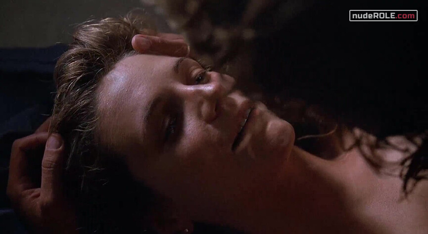 19. Samantha sexy, Kate Jacobs nude – Side Out (1990)