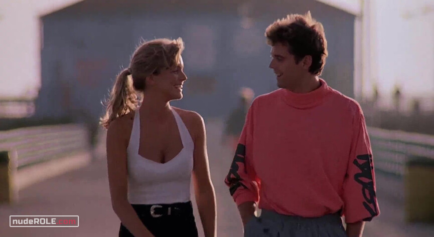 20. Samantha sexy, Kate Jacobs nude – Side Out (1990)