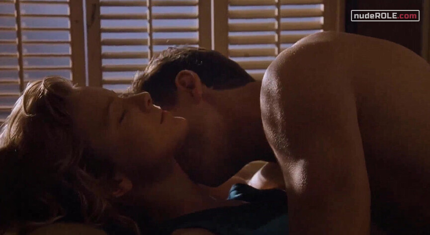 24. Samantha sexy, Kate Jacobs nude – Side Out (1990)
