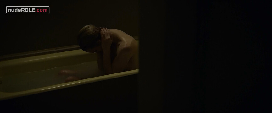 3. Kate Mandell sexy – The Turning (2020)
