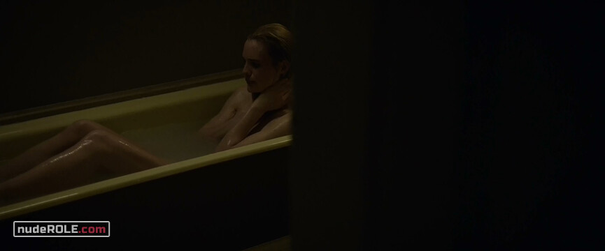4. Kate Mandell sexy – The Turning (2020)
