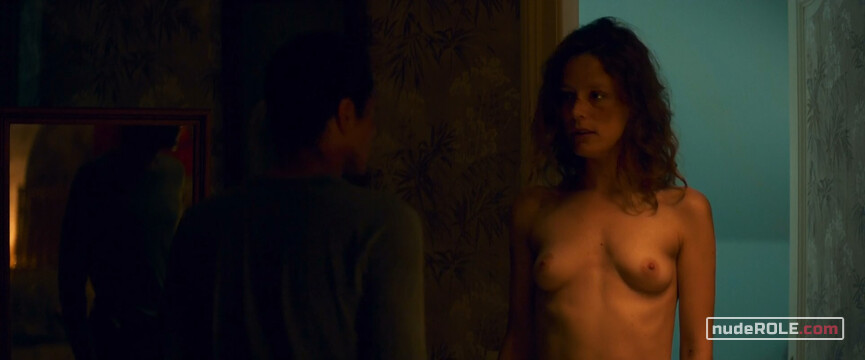 21. Chloé Diallo nude , La rousse nude – Get In (2019)