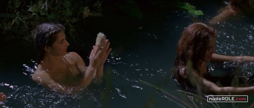 4. Hermia sexy, Helena sexy – A Midsummer Night's Dream (1999)