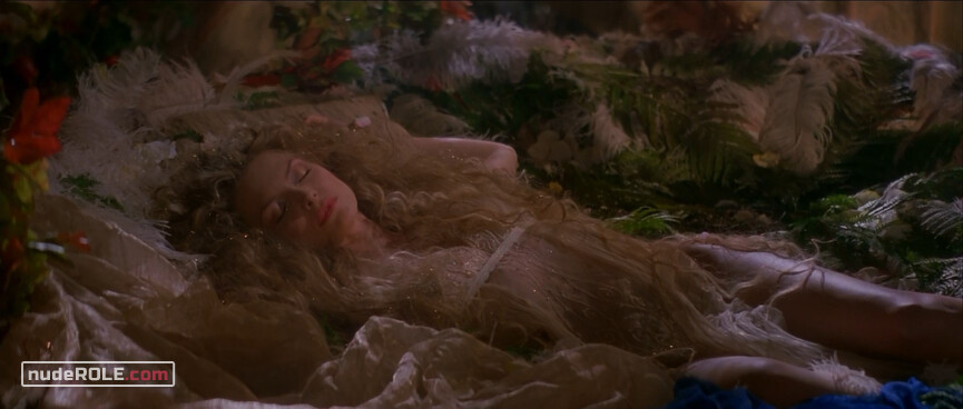 5. Hermia sexy, Helena sexy – A Midsummer Night's Dream (1999)