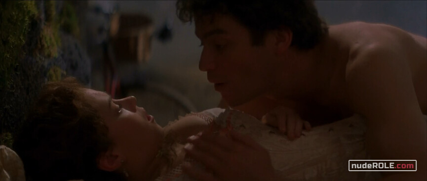 9. Hermia sexy, Helena sexy – A Midsummer Night's Dream (1999)