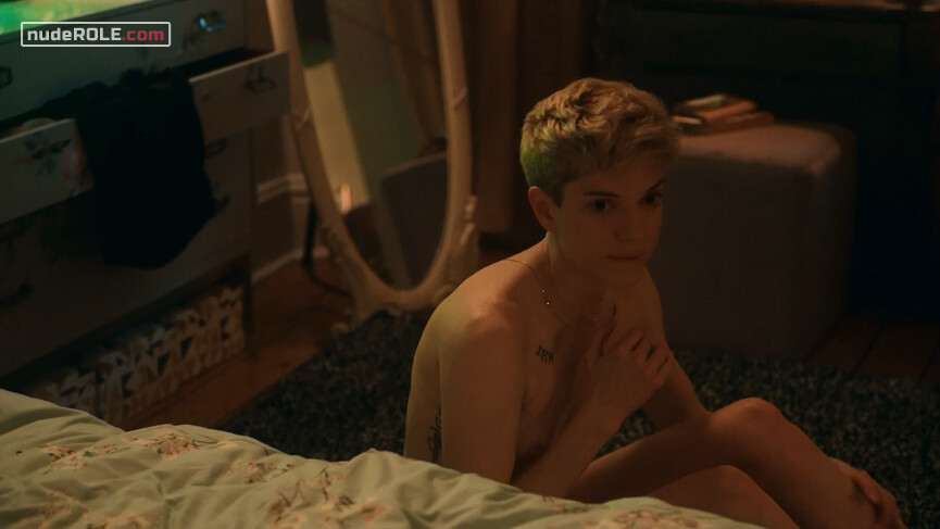 17. Mae nude , George sexy – Feel Good s01e01-05 (2020)