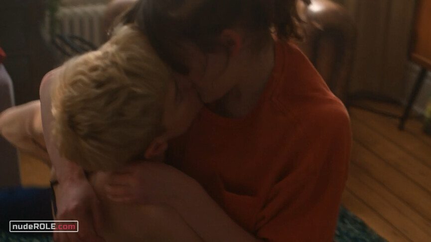 2. Mae nude , George sexy – Feel Good s01e01-05 (2020)