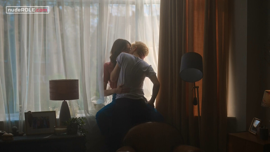 3. Mae nude , George sexy – Feel Good s01e01-05 (2020)