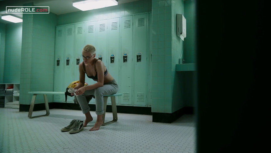 4. Norah Price sexy, Emily Haversham sexy – Underwater (2020)
