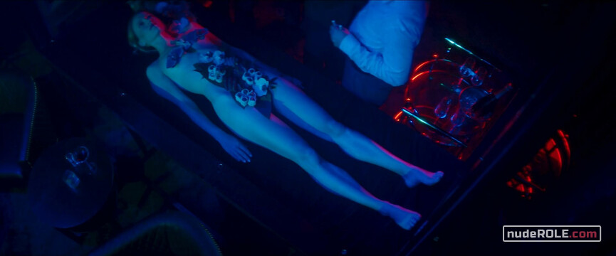 15. Emma Taylor nude , Daisy nude – Inside the Rain (2019)
