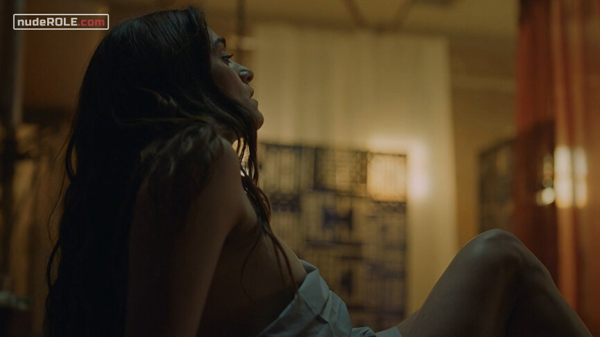 1. Julia Pérez Noval nude , Alma López-Durán sexy – The Barrier s01e07 (2020)