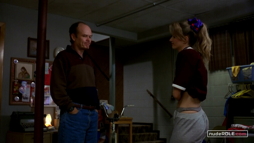 3. Ruth Stoops sexy – Citizen Ruth (1996)
