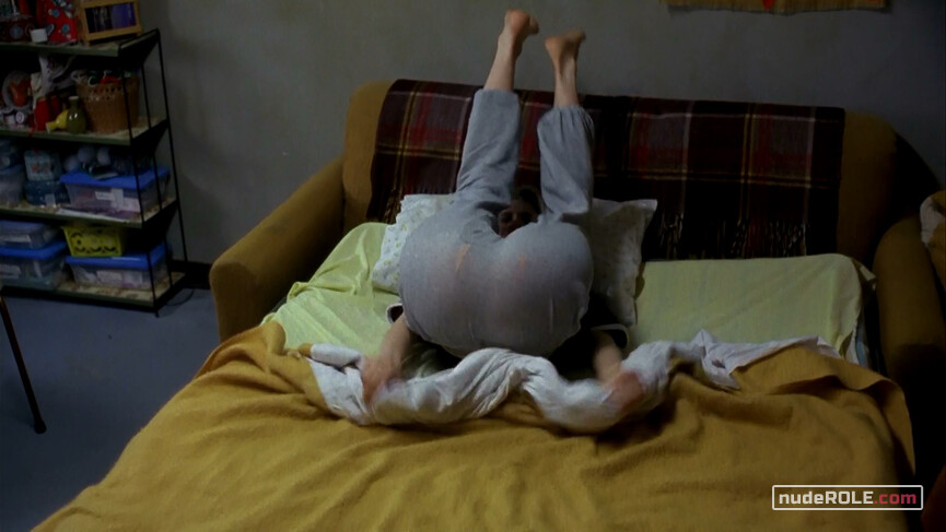 5. Ruth Stoops sexy – Citizen Ruth (1996)