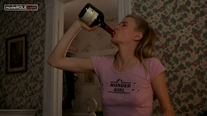 9. Ruth Stoops sexy – Citizen Ruth (1996)
