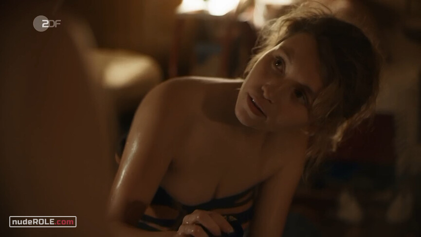 8. Christa Bohla nude – Preis der Freiheit (2019)