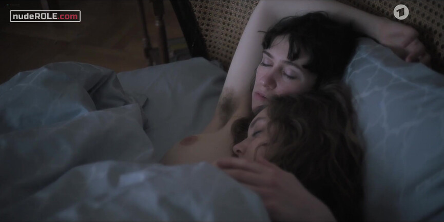 16. Hedi Kron nude , Fritzi Jandorf nude – KaDeWe s01e03-06 (2021)