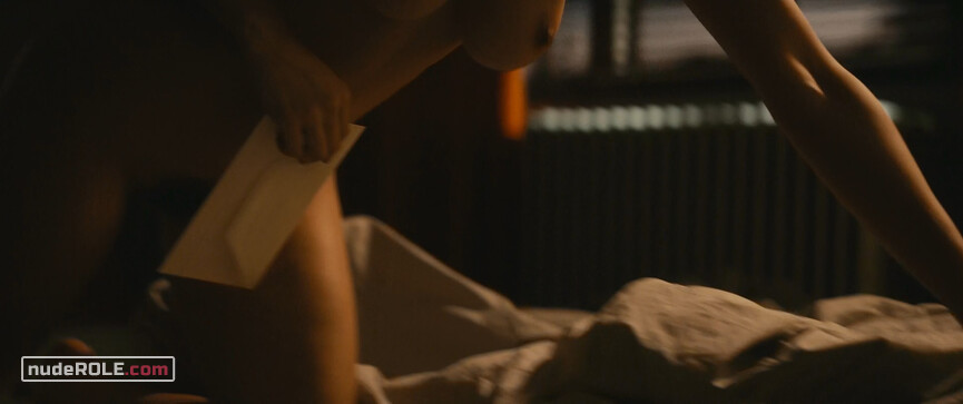 14. Gilda nude – The Whistlers (2019)