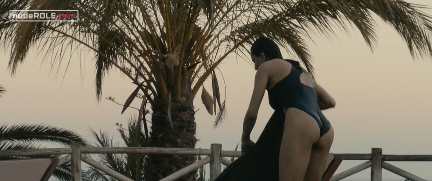 16. Gilda nude – The Whistlers (2019)