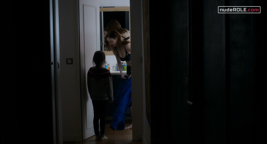 2. Sarah Loreau nude – Proxima (2019)