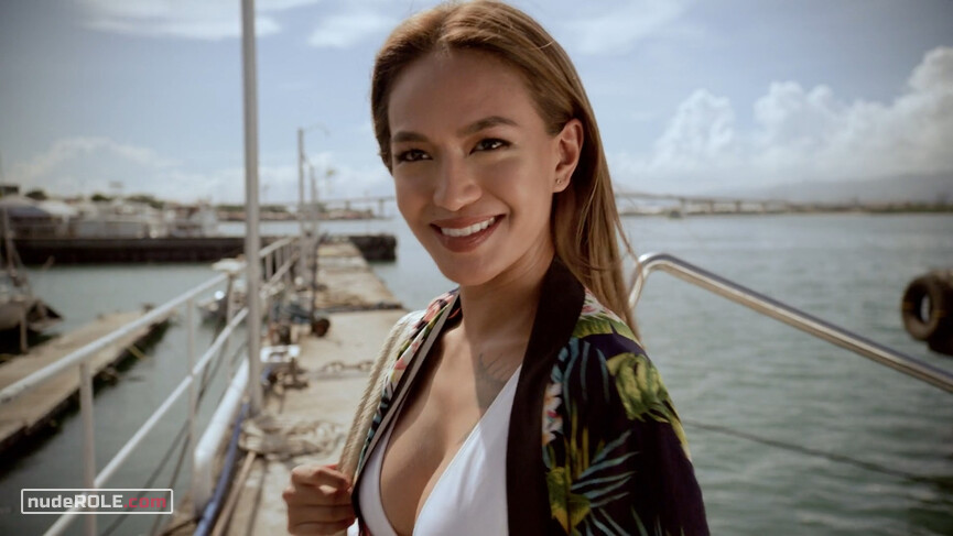2. Kai Mendoza sexy – Almost Paradise s01e01 (2020)