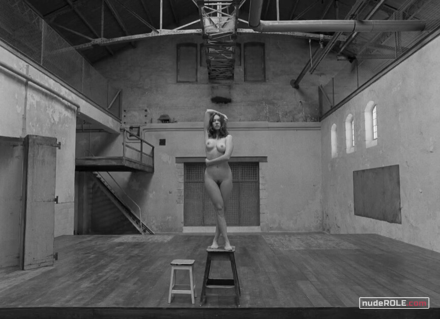 5. Simone nude – The French Dispatch (2021)