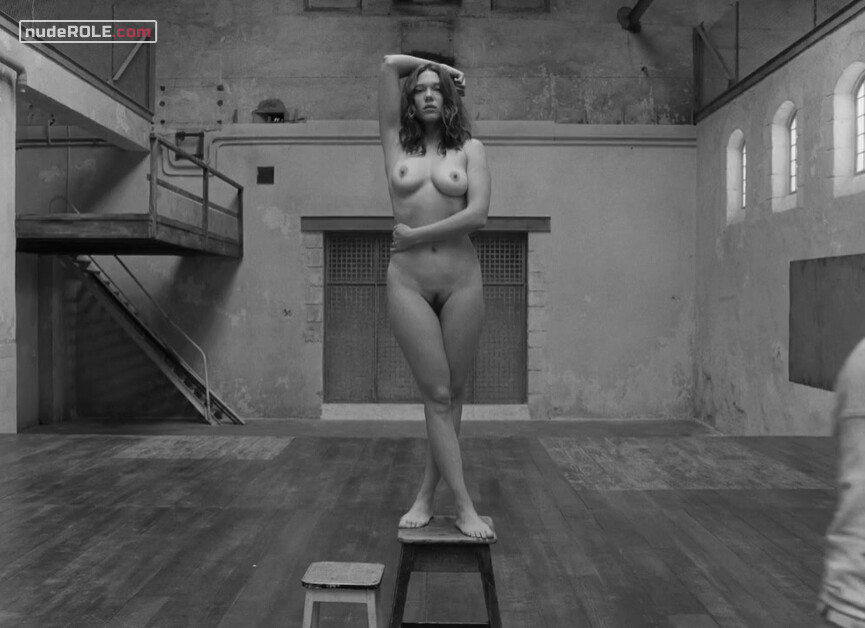 6. Simone nude – The French Dispatch (2021)