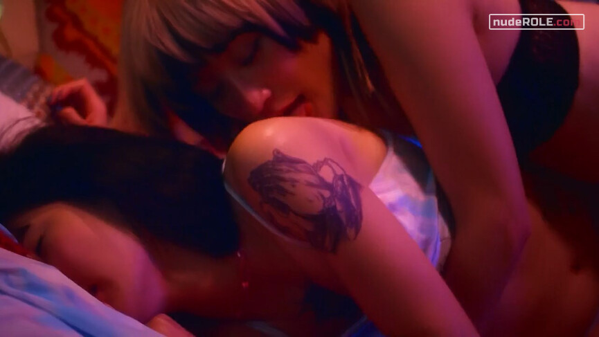 5. Natsume Hyakuta sexy, Sunny sexy – Followers s01e01 (2020)