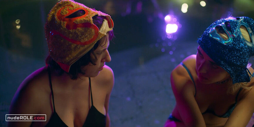 1. Carlota sexy, Vera sexy – Unstoppable s01e08 (2020)