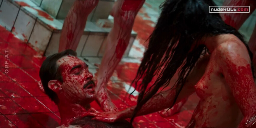 18. Fleur Salomé nude – Freud s01e04-05 (2020)