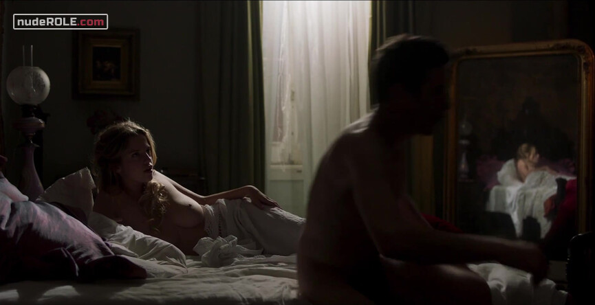 5. Sophia de Azevedo nude – Moral Order (2020)