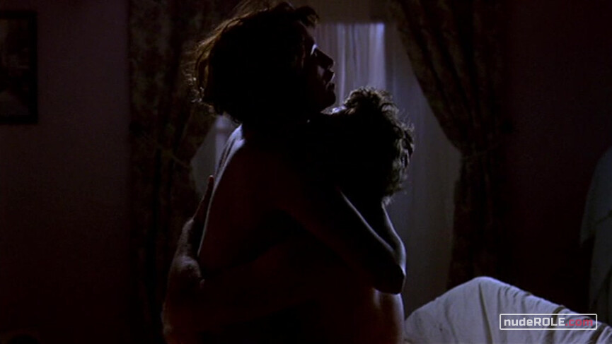 5. Laura nude – Kiss Me (2004)
