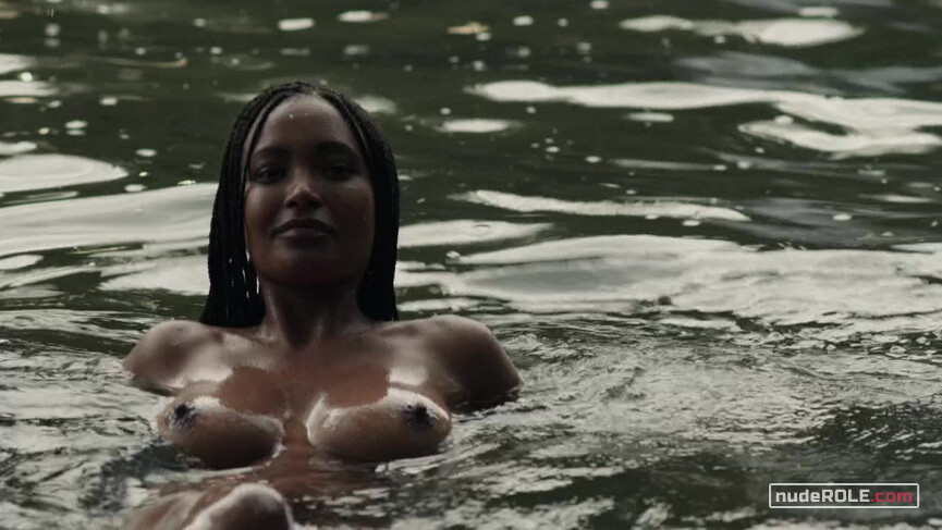 8. Lena nude – A Ilha dos Cães (2017)