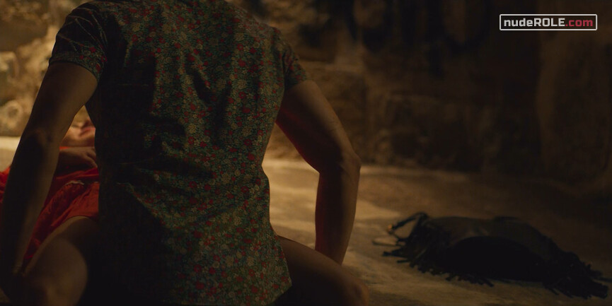 6. Vera sexy – Unstoppable s01e03 (2020)