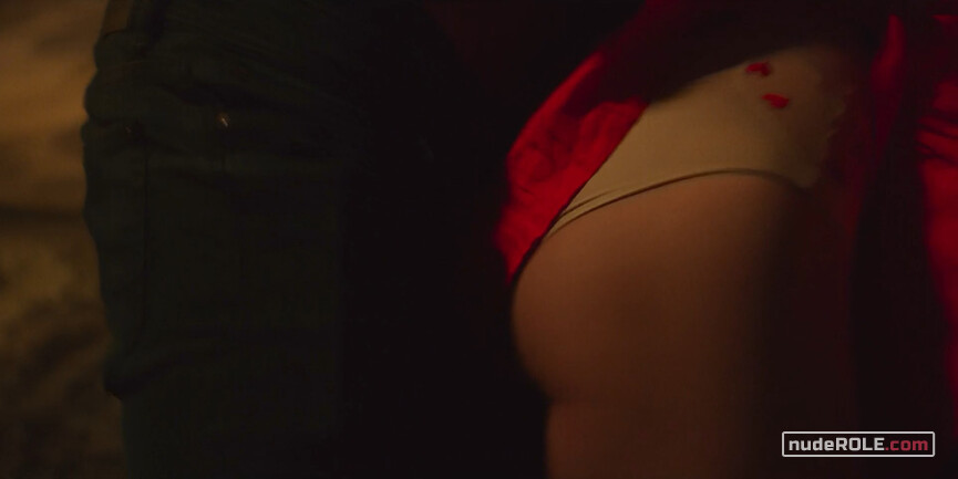 7. Vera sexy – Unstoppable s01e03 (2020)
