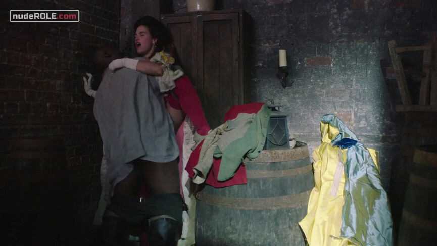 1. Charlotte Wells sexy – Harlots s02e03 (2018)