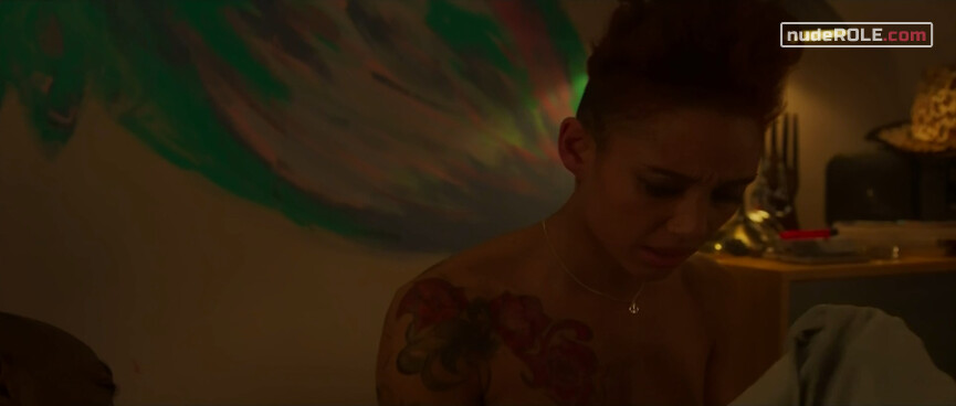 3. Zita nude – Save Me s01e03 (2018)